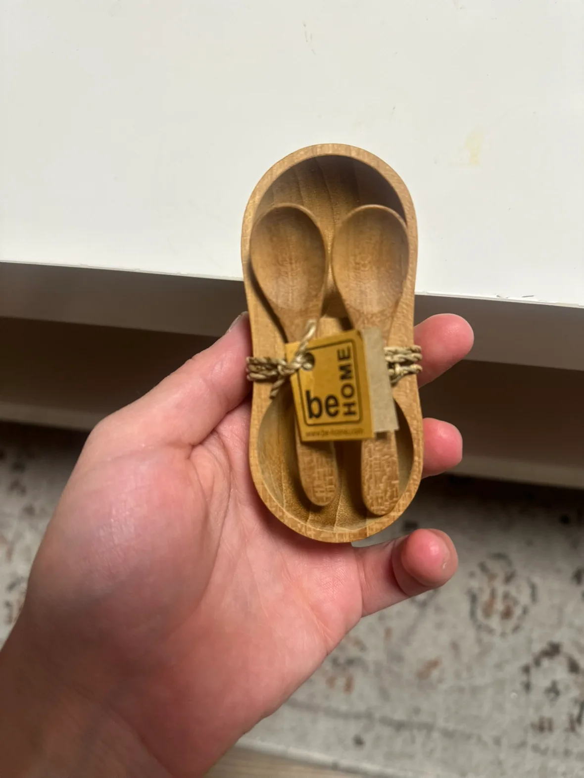 Wooden Salt and Pepper Shakers image indicator(4)