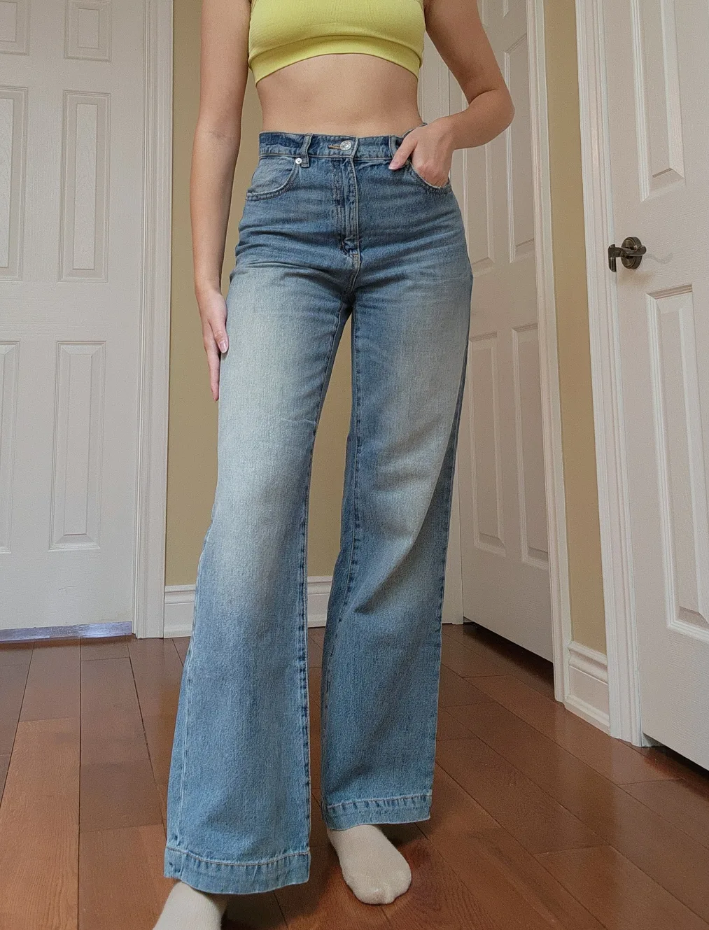 Garage high waisted blue jeans image indicator(2)