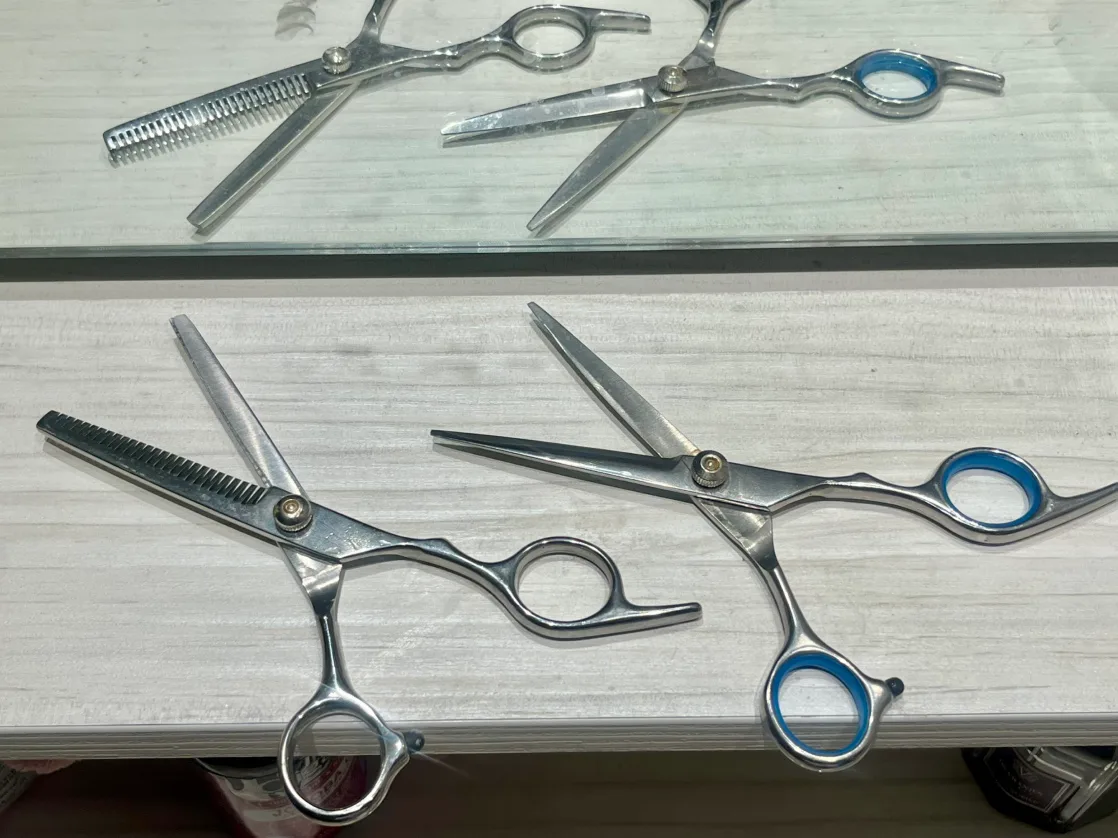 Hair Cutting Scissors thumbnail