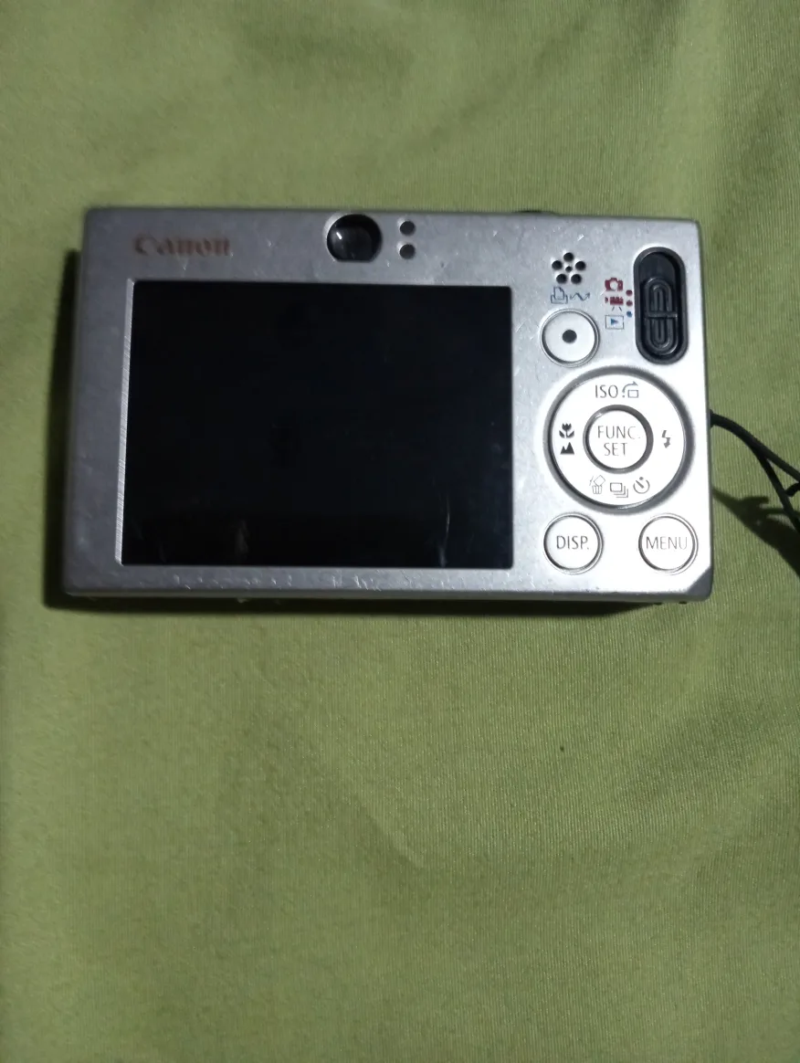 Canon IXY Digital 70 Camera