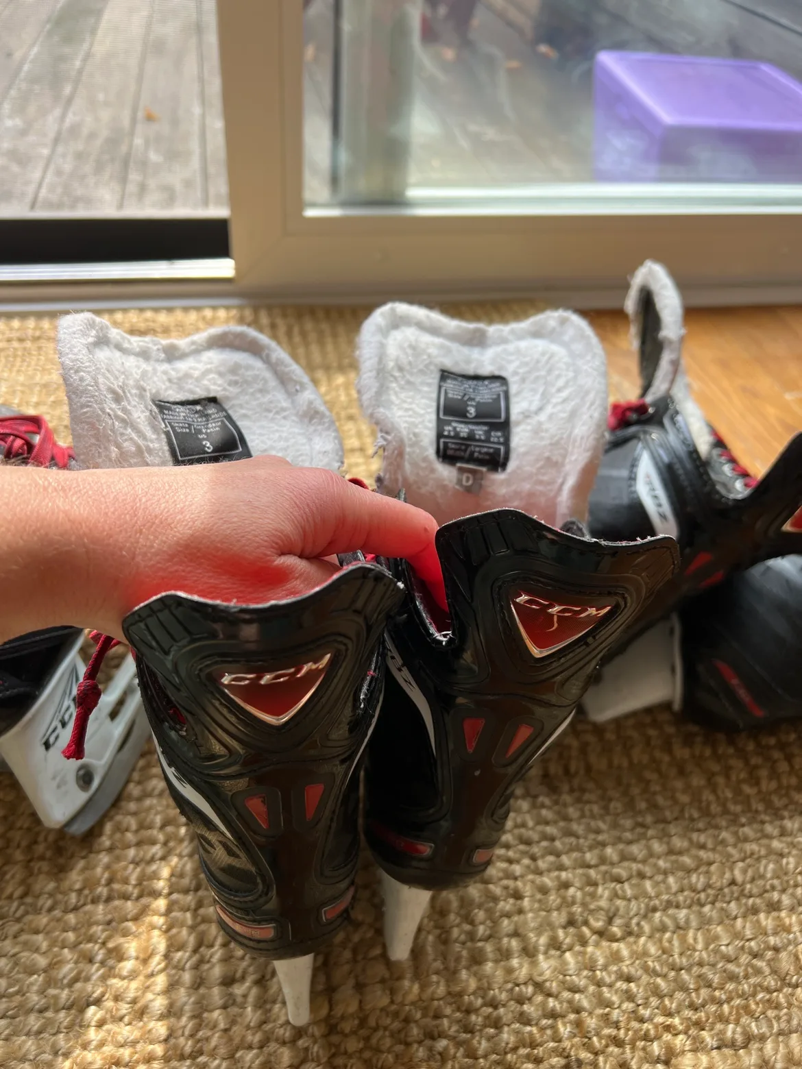 CCM RBZ Custom Hockey Skates Size 3 D image indicator(2)