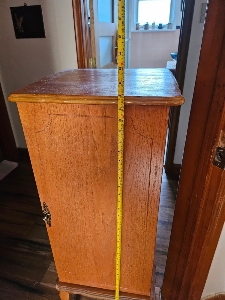 Wooden Jewellery Armoire image indicator(3)