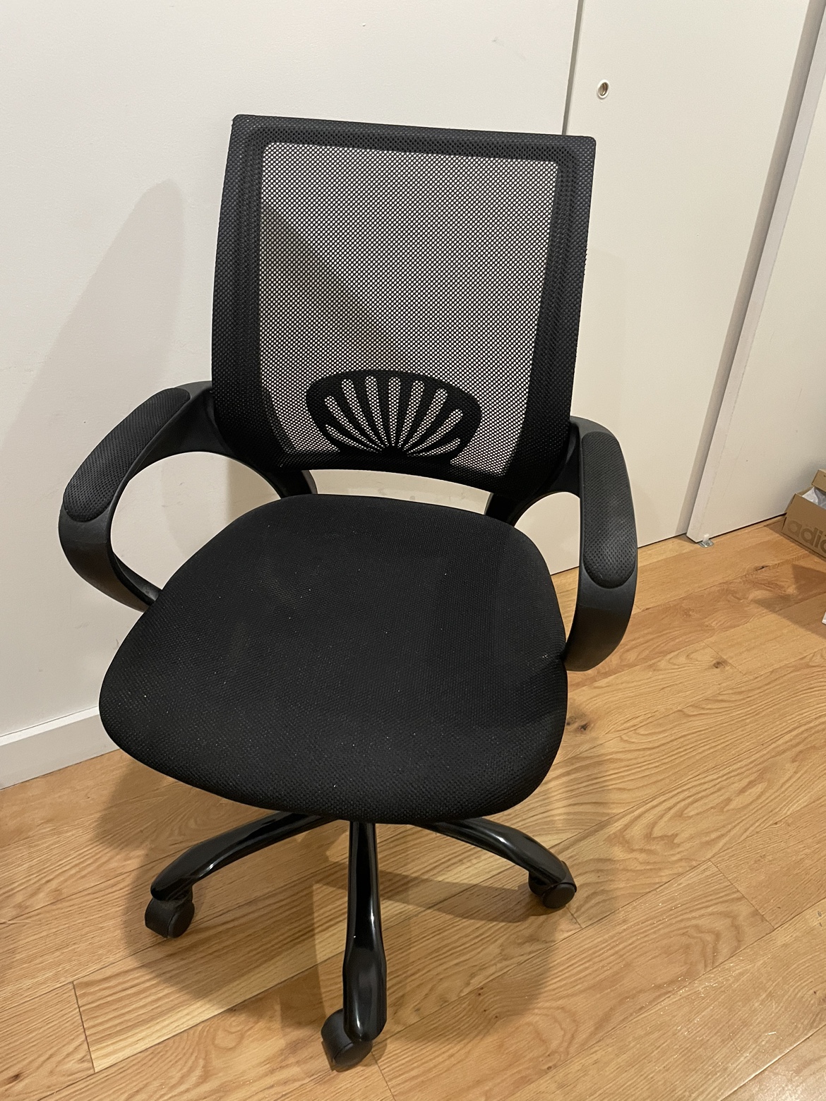 Black Mesh Office Chair - photo 2