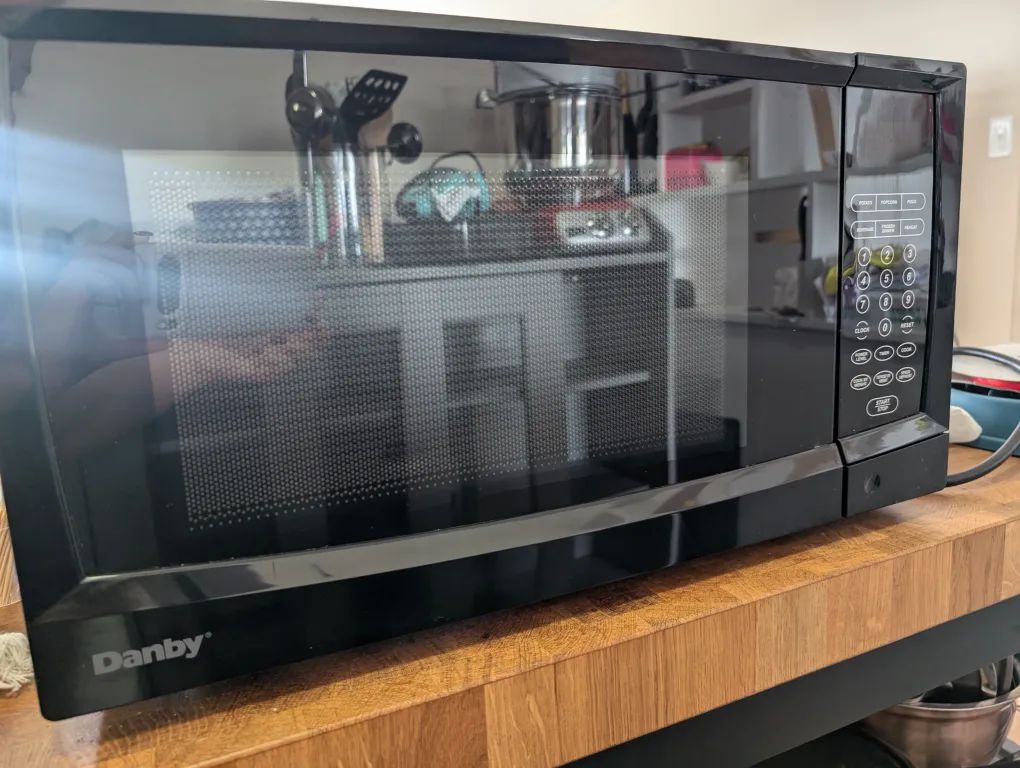 Danby Microwave thumbnail