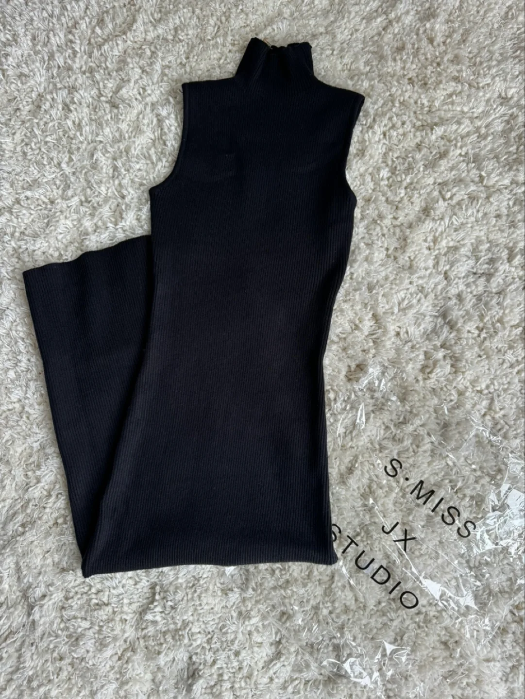 New! Sleeveless Dress image indicator(3)