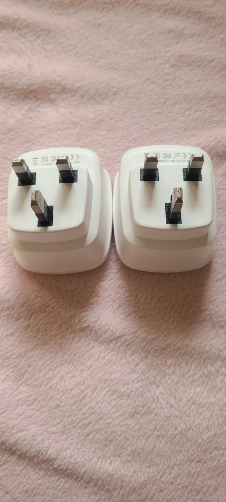 U.K Travel Adapters with USB Ports image indicator(2)
