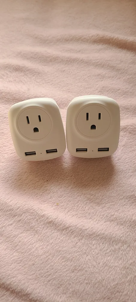 U.K Travel Adapters with USB Ports image indicator(3)