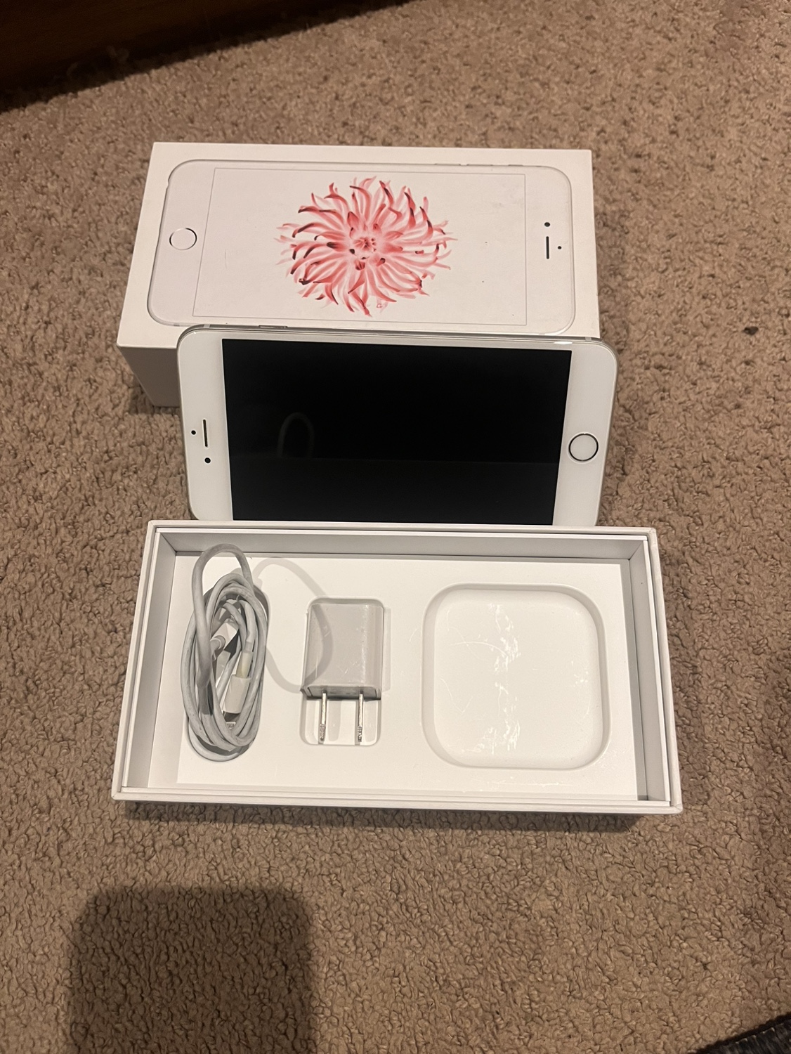 iPhone 6s Plus, Silver and white Mint conditon, All original