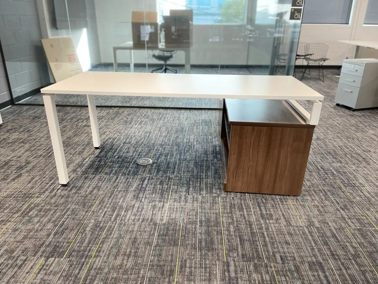 Office Desk with Hutch and Storage image indicator(3)