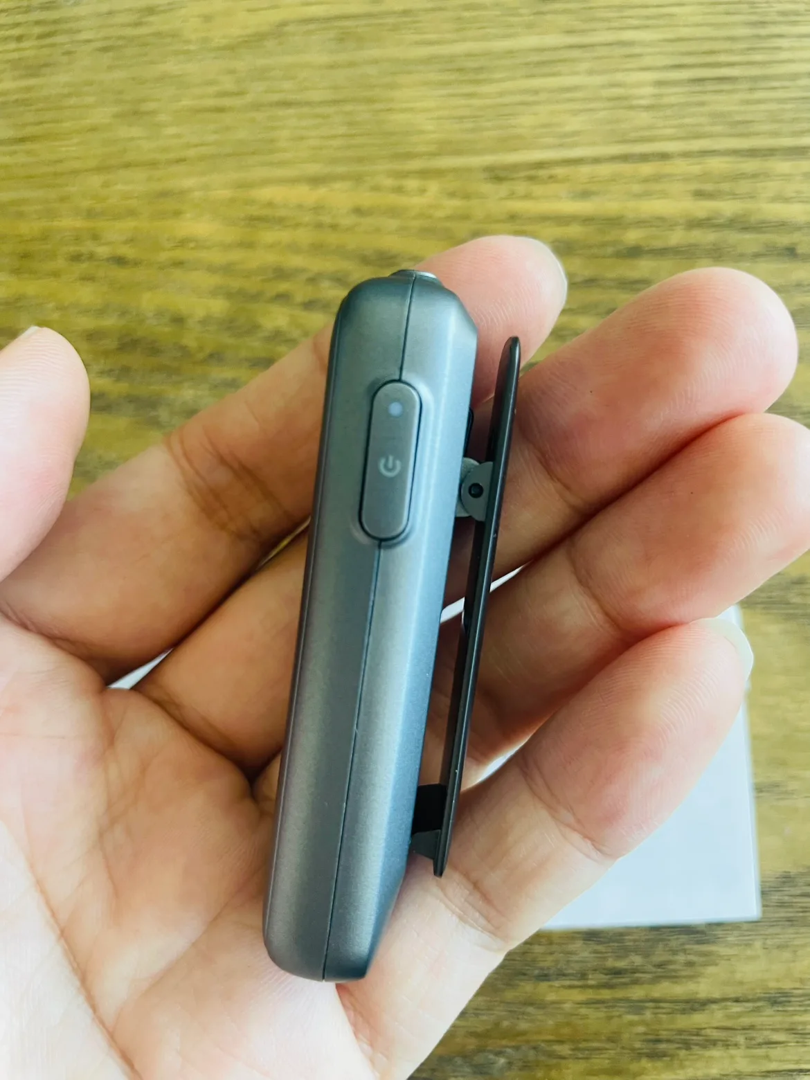 IFLYTEK  voice recorder and translator image indicator(3)