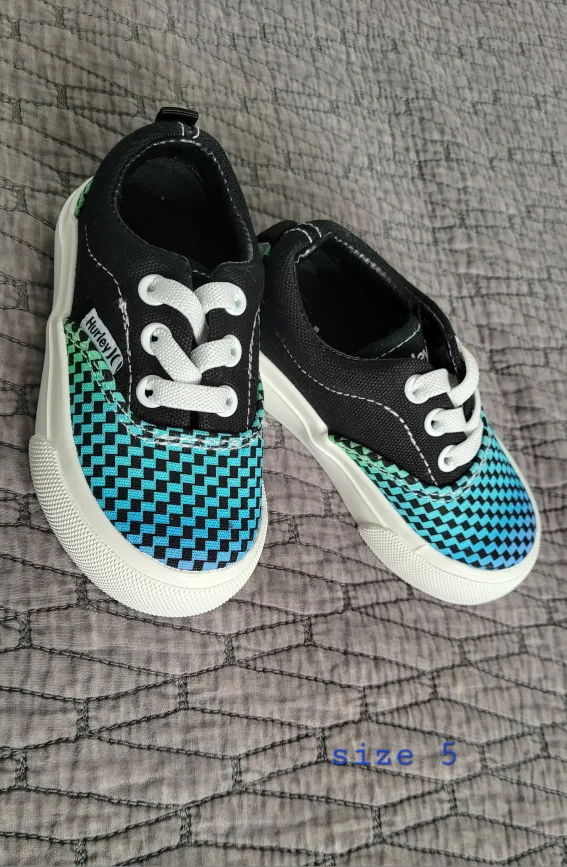 Hurley Kids Shoes size 5 thumbnail