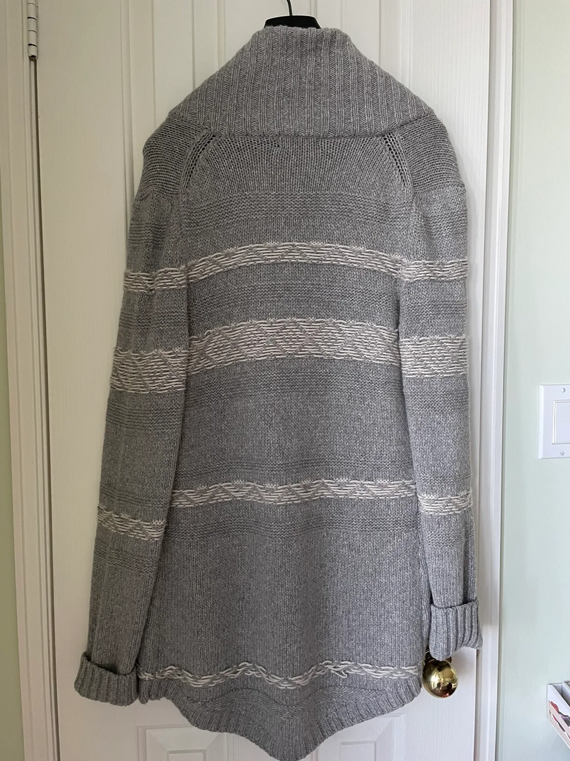 Cashmere lambs wool cardigan image indicator(2)