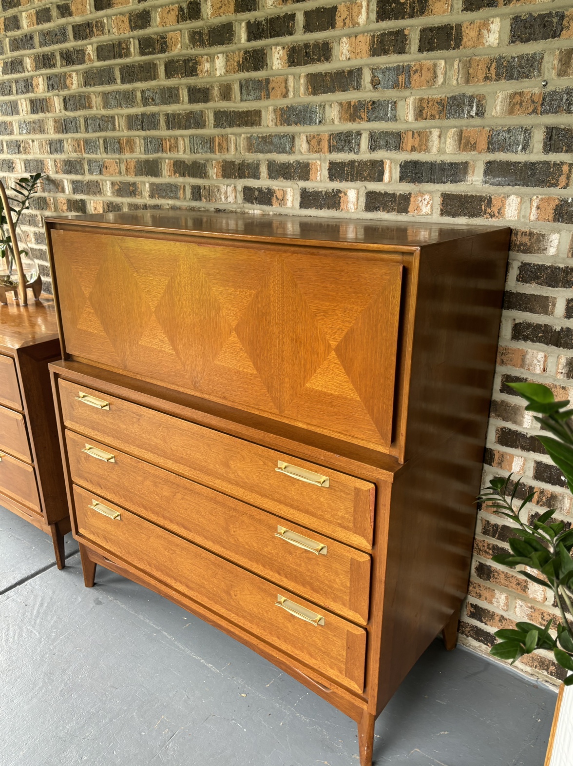 Mid Century Modern Dresser - photo 4