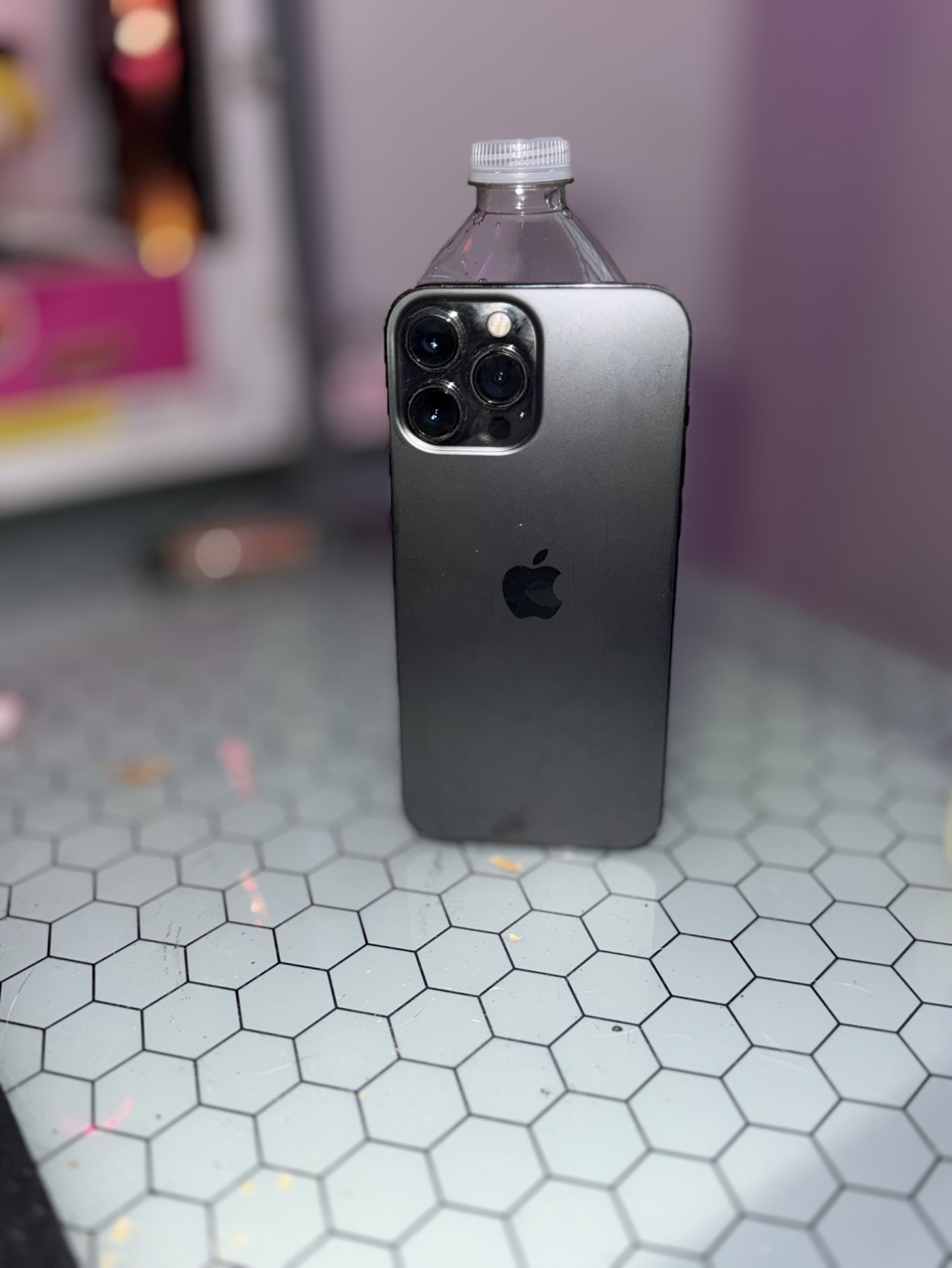 iPhone 13 Pro Max - photo 2