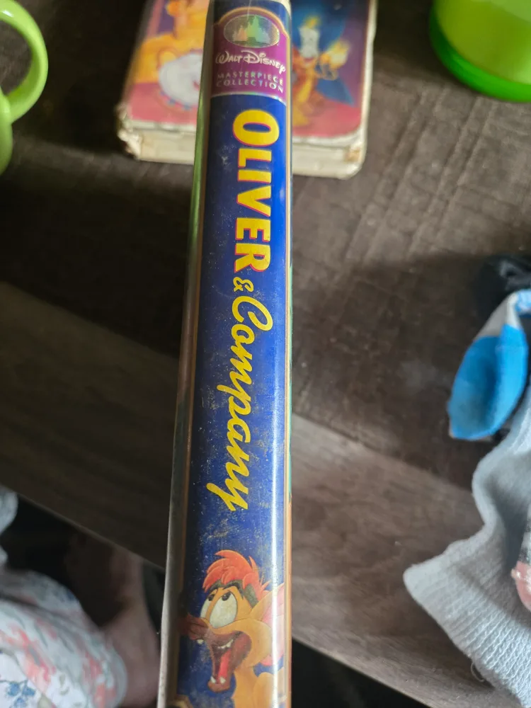 Beauty and the Beast and Oliver and Company VHS Tapes thumbnail