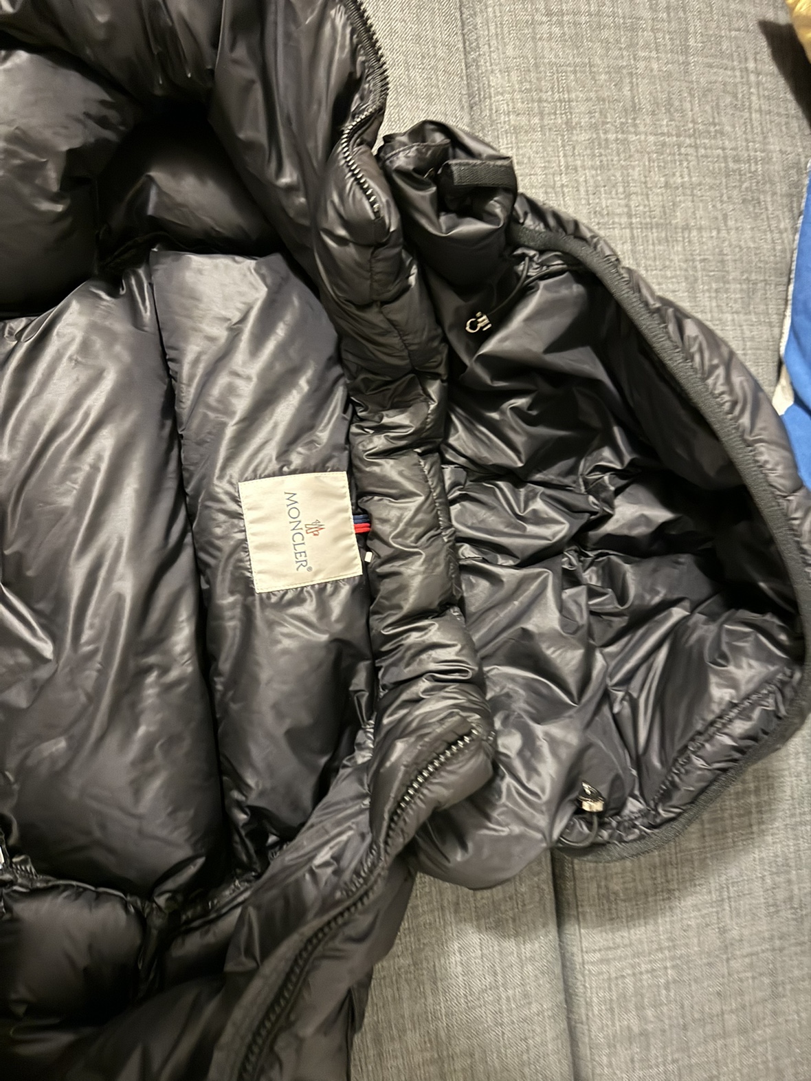 Moncler Black Puffer Jacket - photo 4