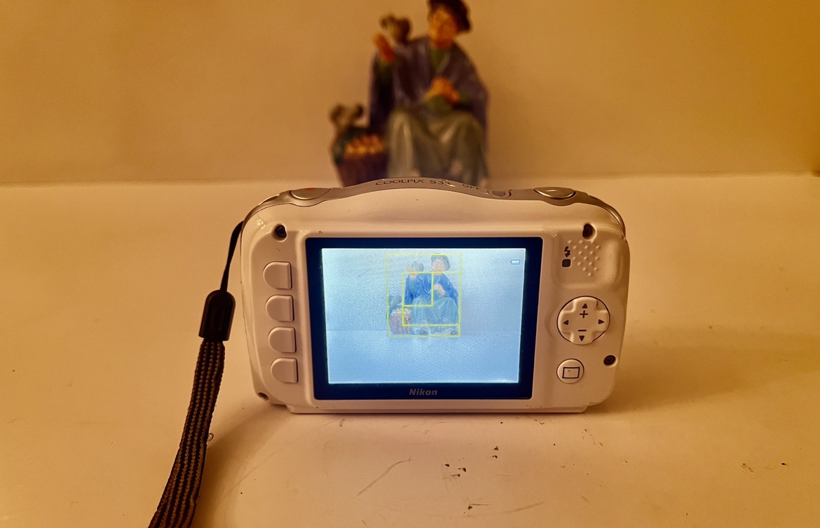 Nikon Coolpix S33 Waterproof Camera - 13.2 MP - photo 5