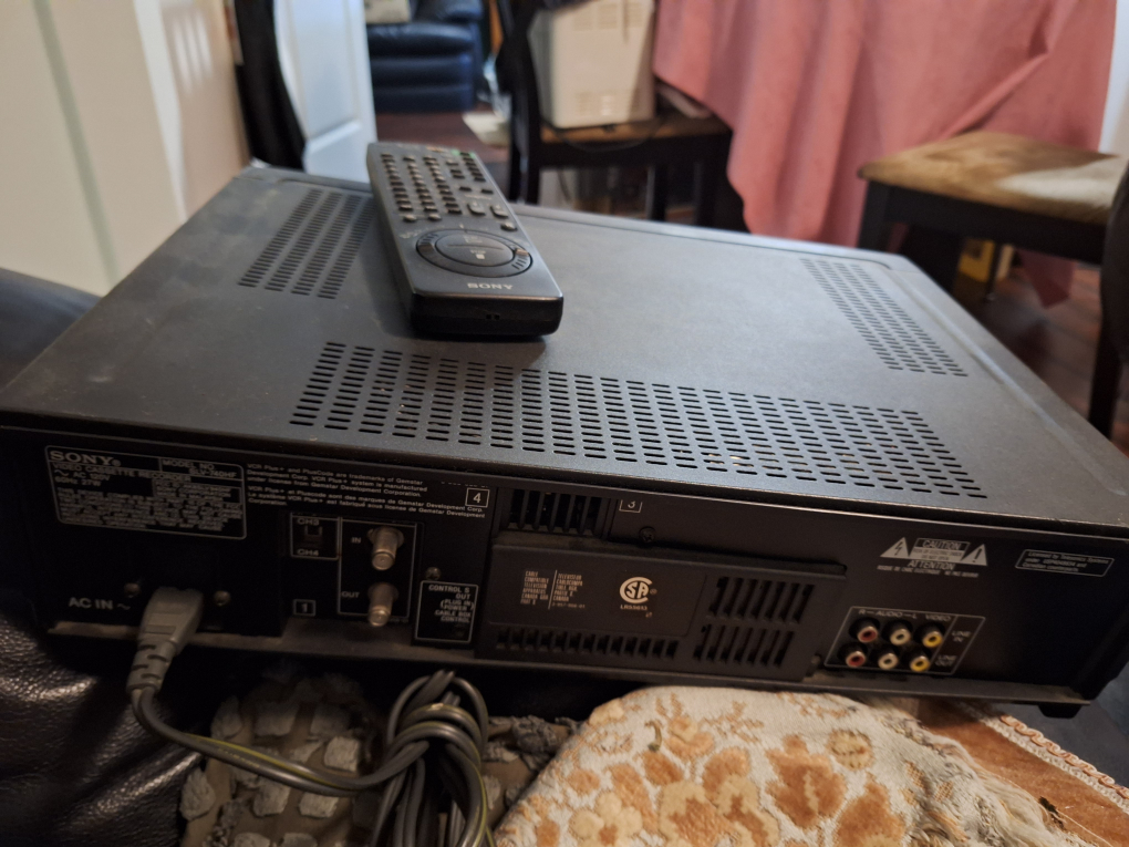 Sony Hi-Fi Stereo VCR ( pending ) - photo 2