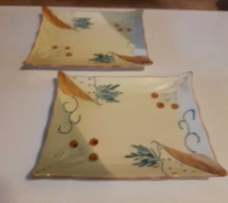 Square Plates with Floral Design thumbnail