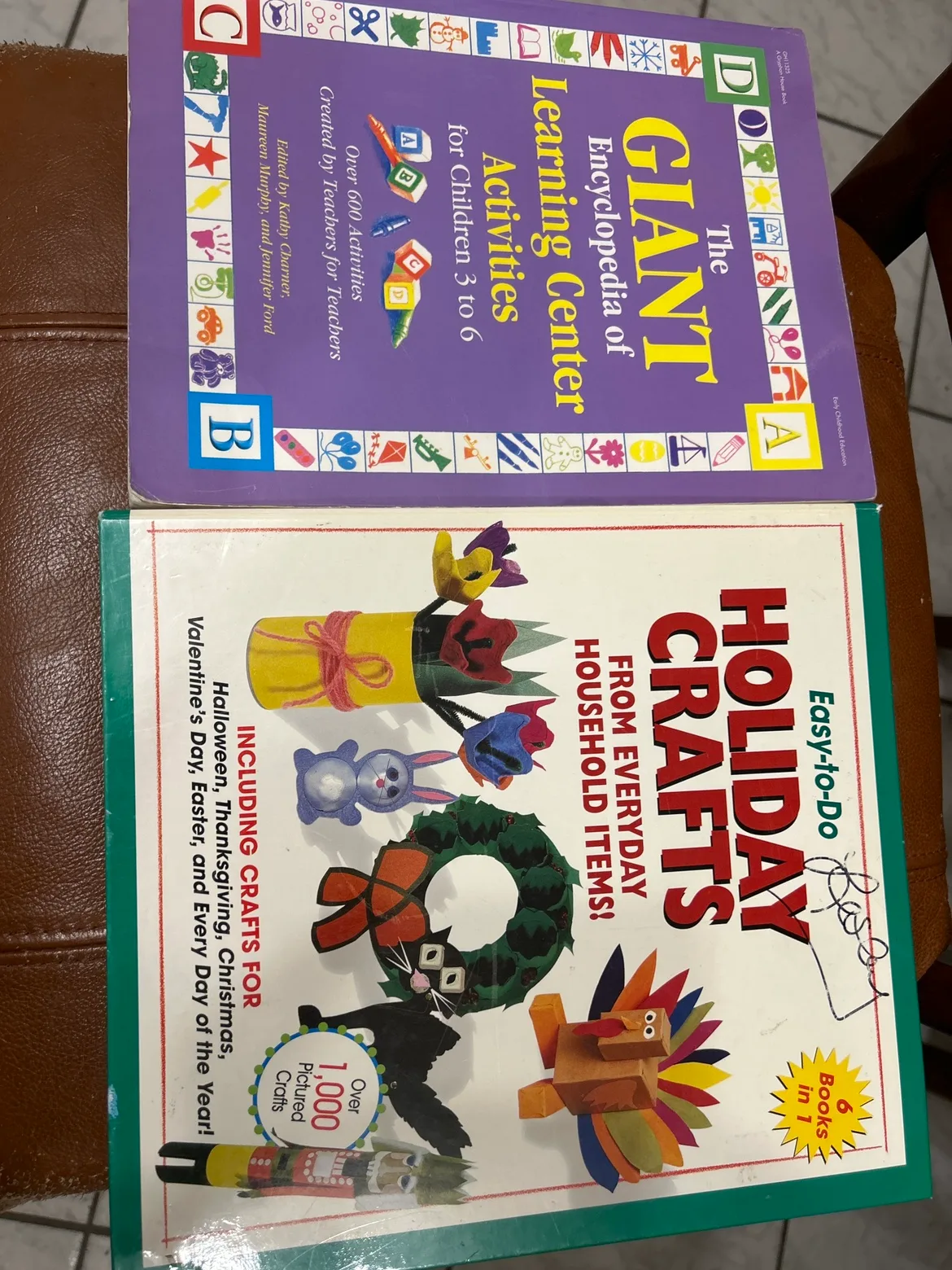 Easy-to-Do Holiday Crafts Books, free with other purchase thumbnail