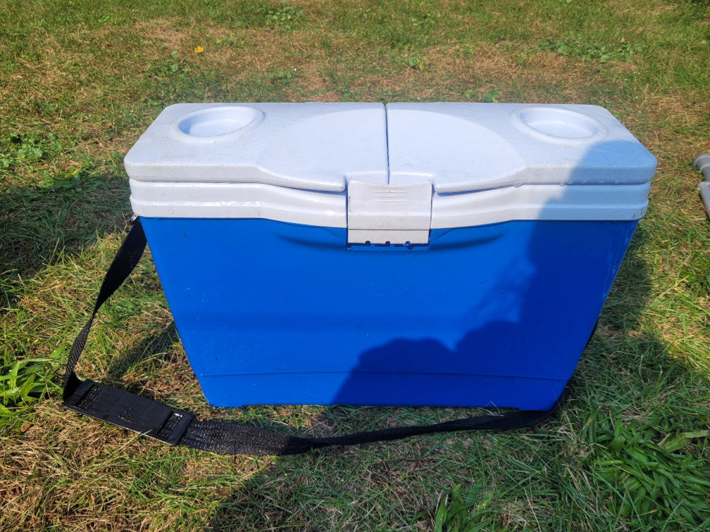 Rubbermaid slim cooler