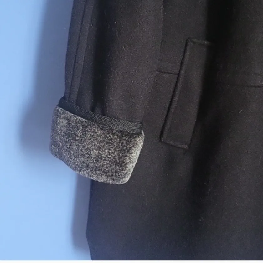 Black Hooded winter coat womans image indicator(2)