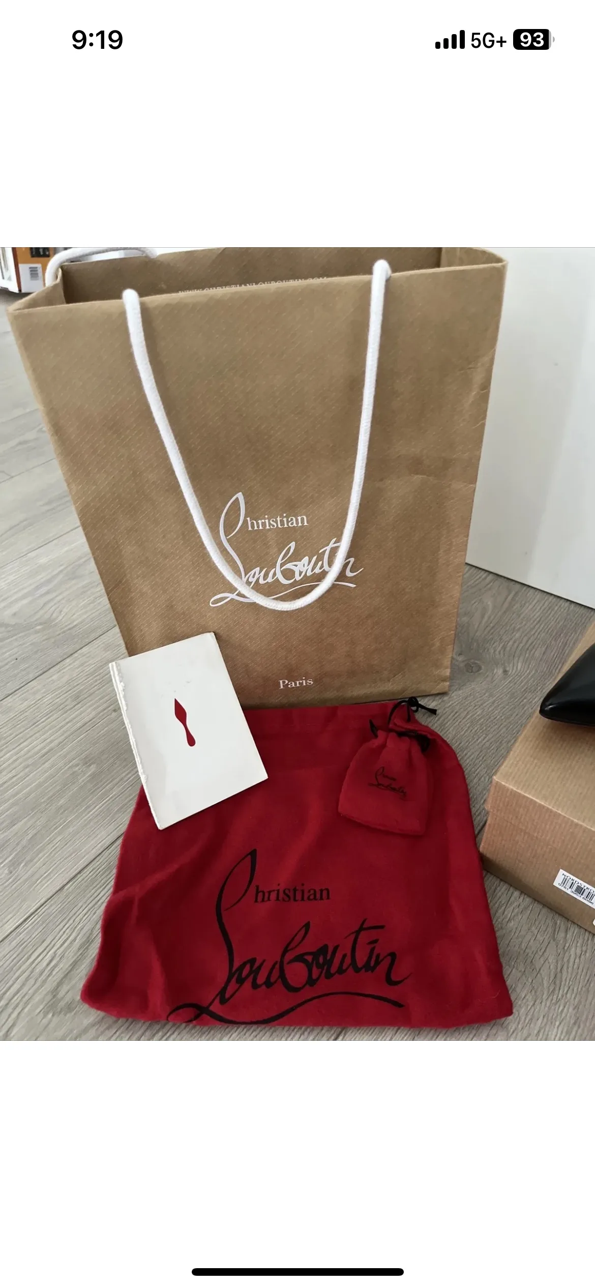 Christian Louboutins Brand New image indicator(3)