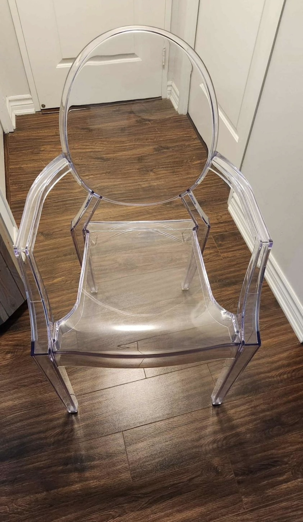 Clear Ghost Chair