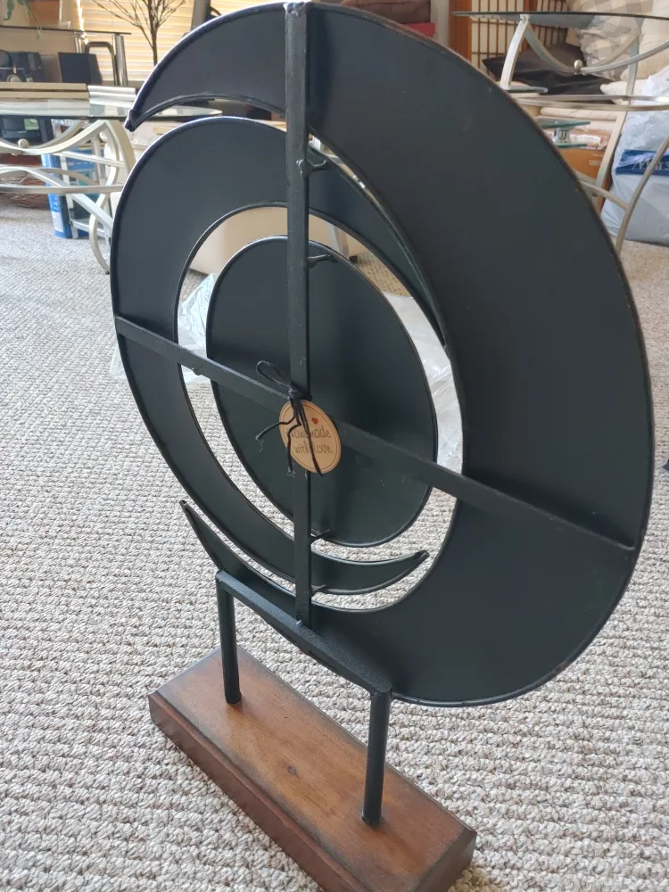 Metal Abstract Sculpture image indicator(3)