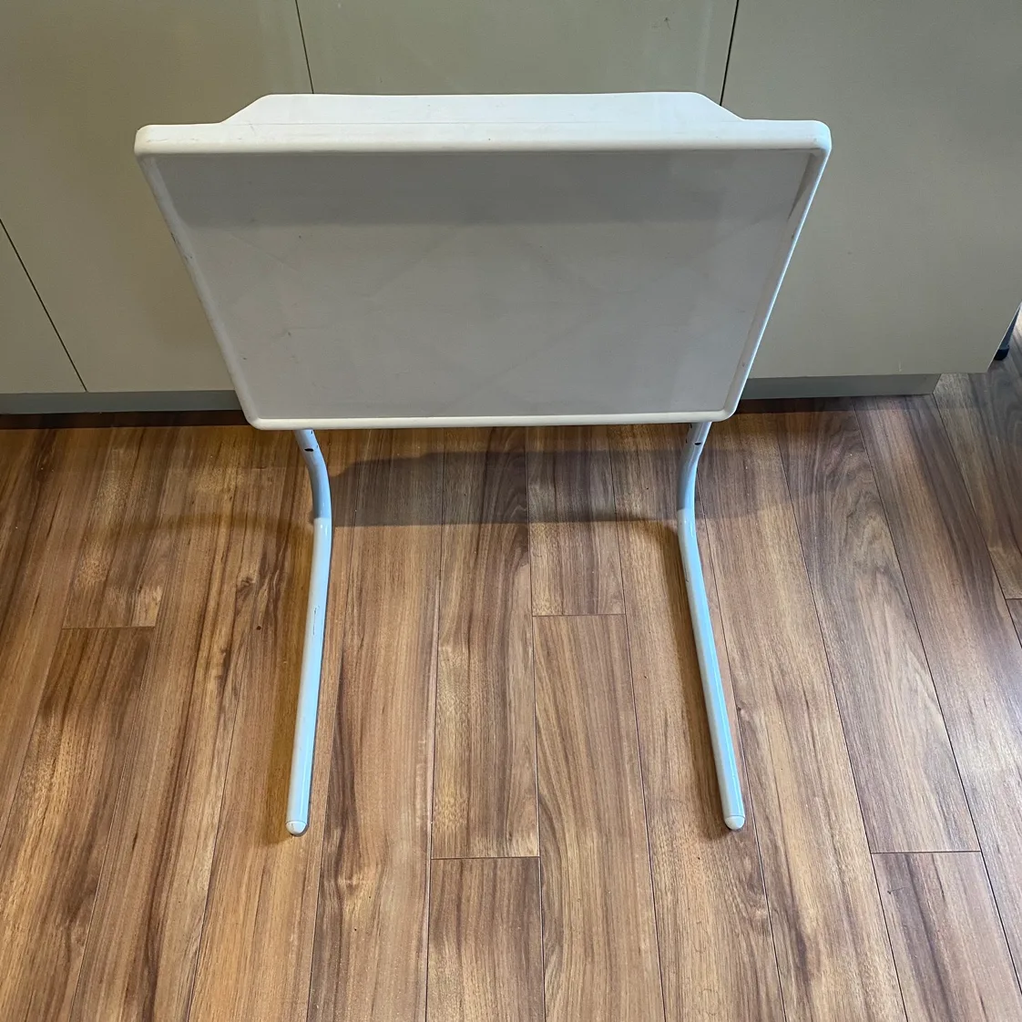 White Adjustable Lap Desk image indicator(5)
