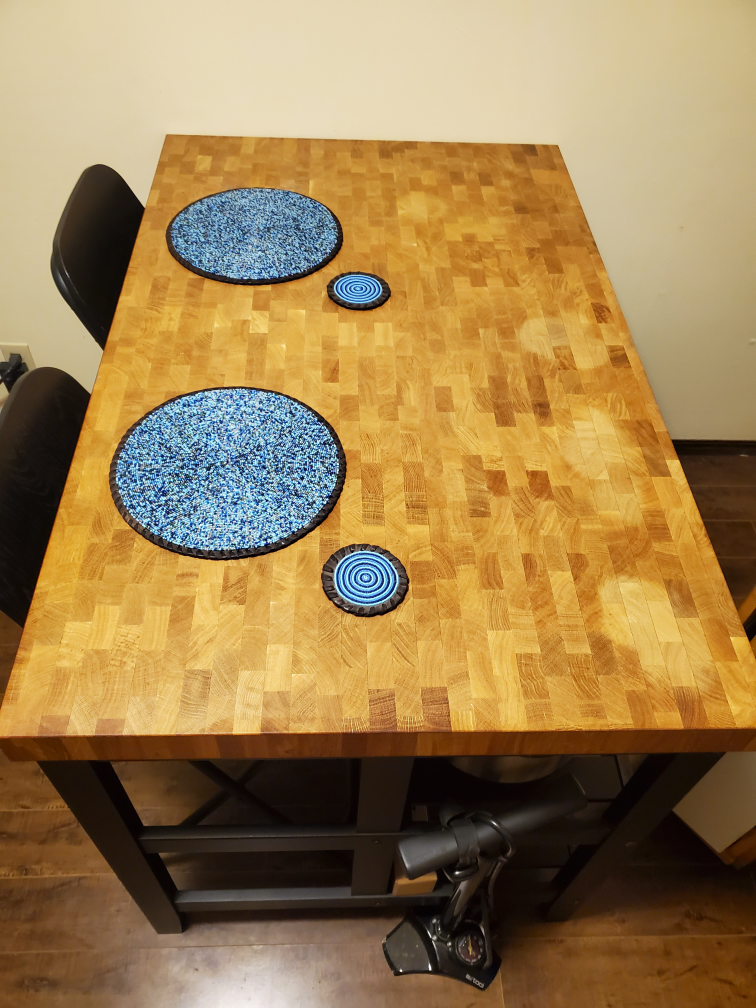 Kitchen Island with 2 Stools - photo 2