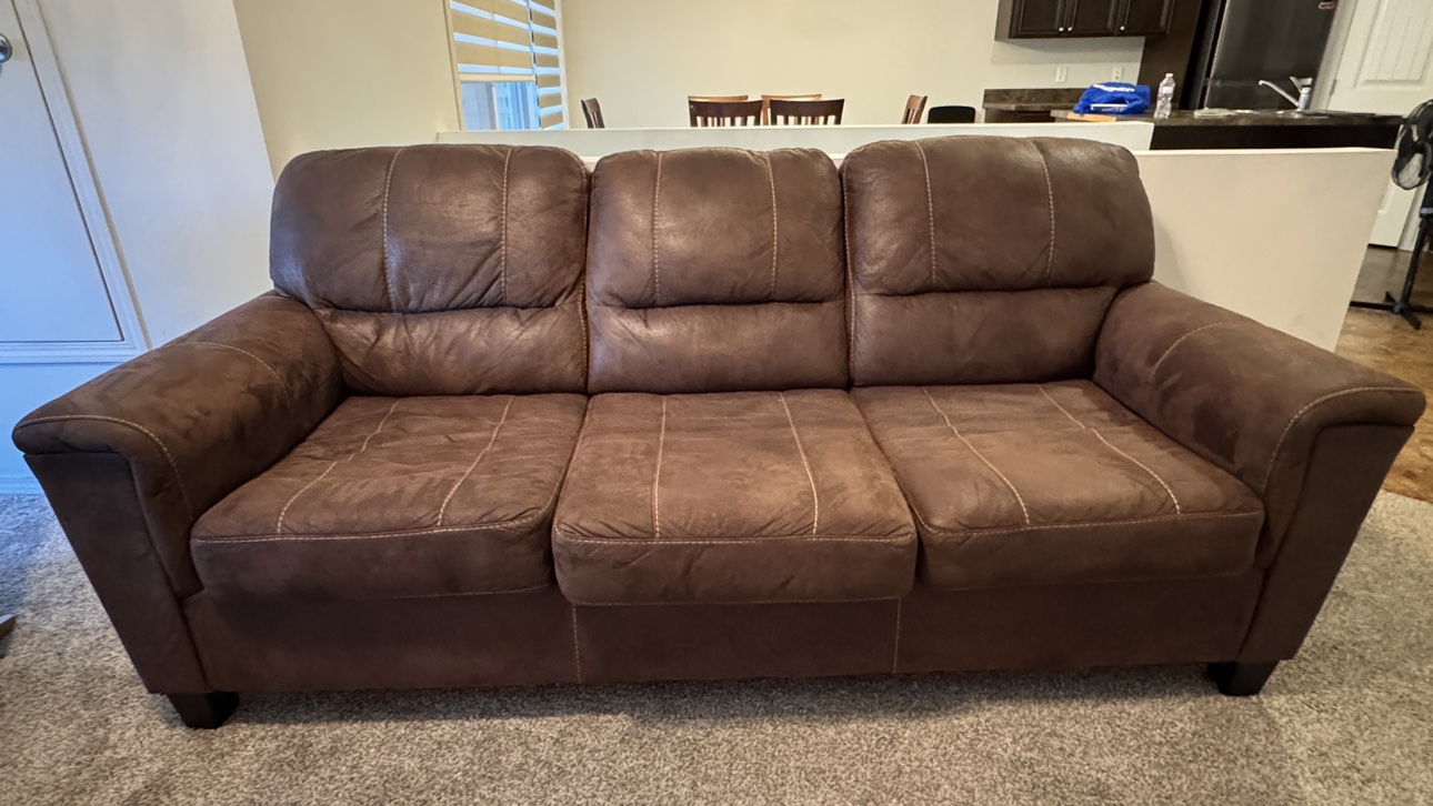Brown leather Couch, Pet and Smoke Free - photo 3