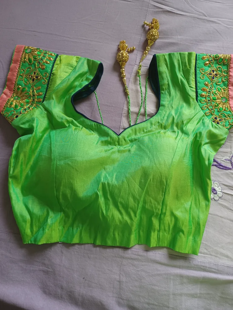Green and Peach Saree with Blouse image indicator(3)