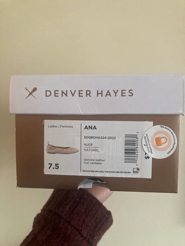Brand NEW with box nude leather flats (size 7.5) thumbnail