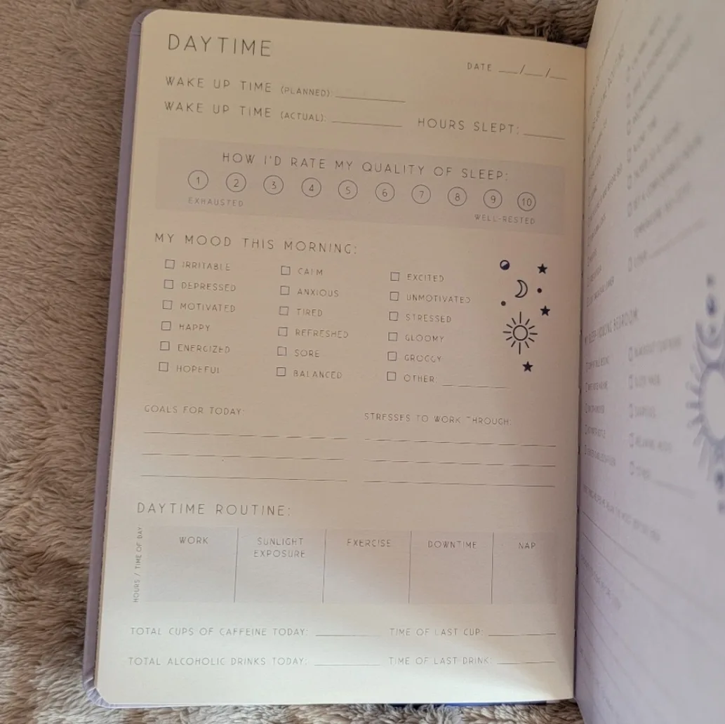 Sleep Journal: A Day & Night Reflection Journal image indicator(2)