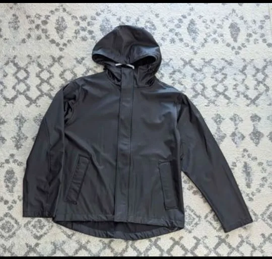 Helly Hansen Rain Jackets - Black and Pink (Men and Women) image indicator(2)