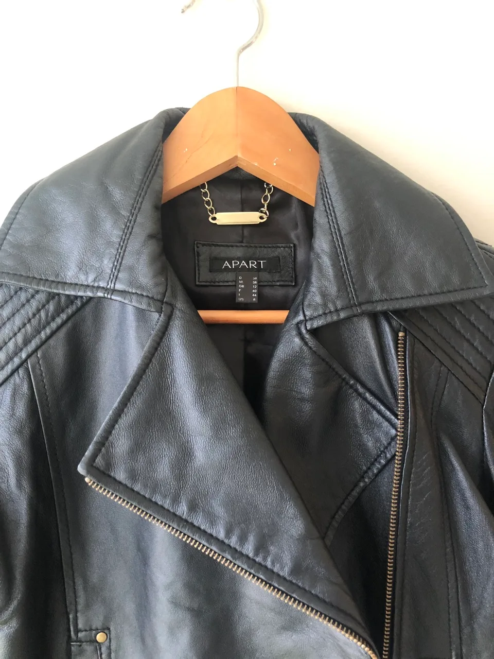 Ladies soft Leather Jacket image indicator(5)