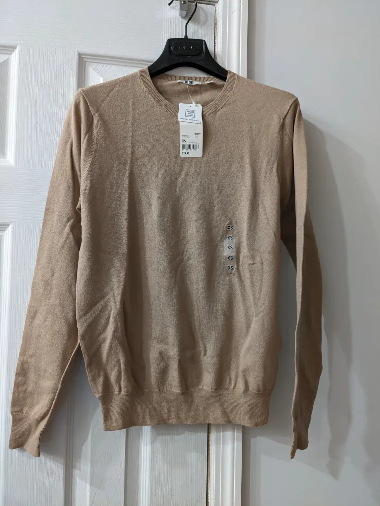 UNIQLO Men's Crew Neck Sweater XS image indicator(2)