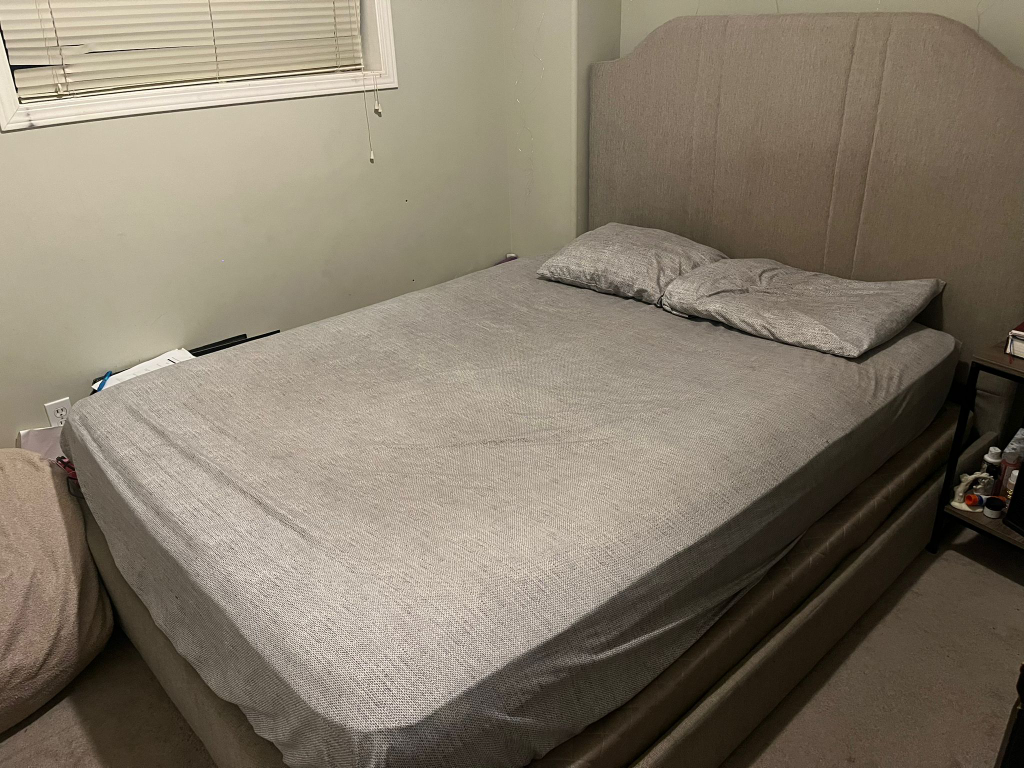 Queen Size Bed Frame with headboard - photo 2