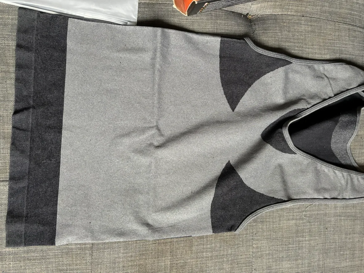 BNIB Black and Grey Seamless Compression Tank Top image indicator(3)