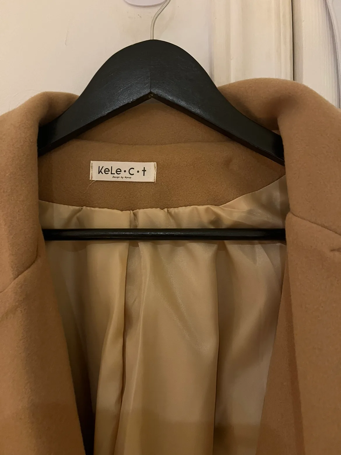 Unisex camel coat with belt L-XL image indicator(3)