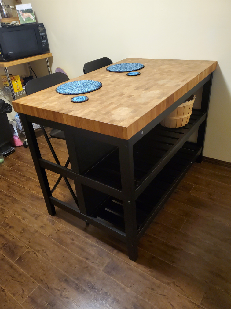 Kitchen Island with 2 Stools