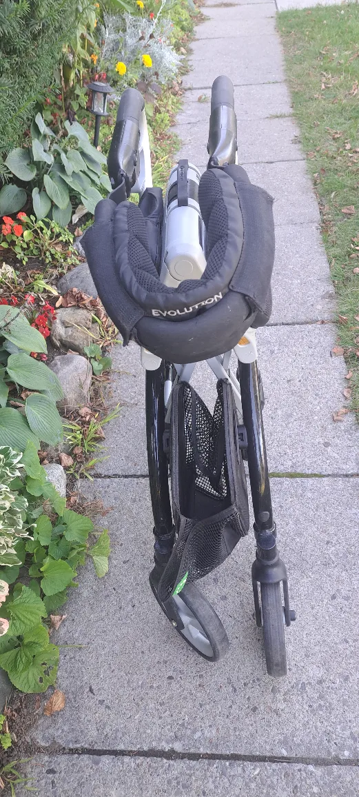 Drive Medical Evolution Rollator Walker image indicator(3)