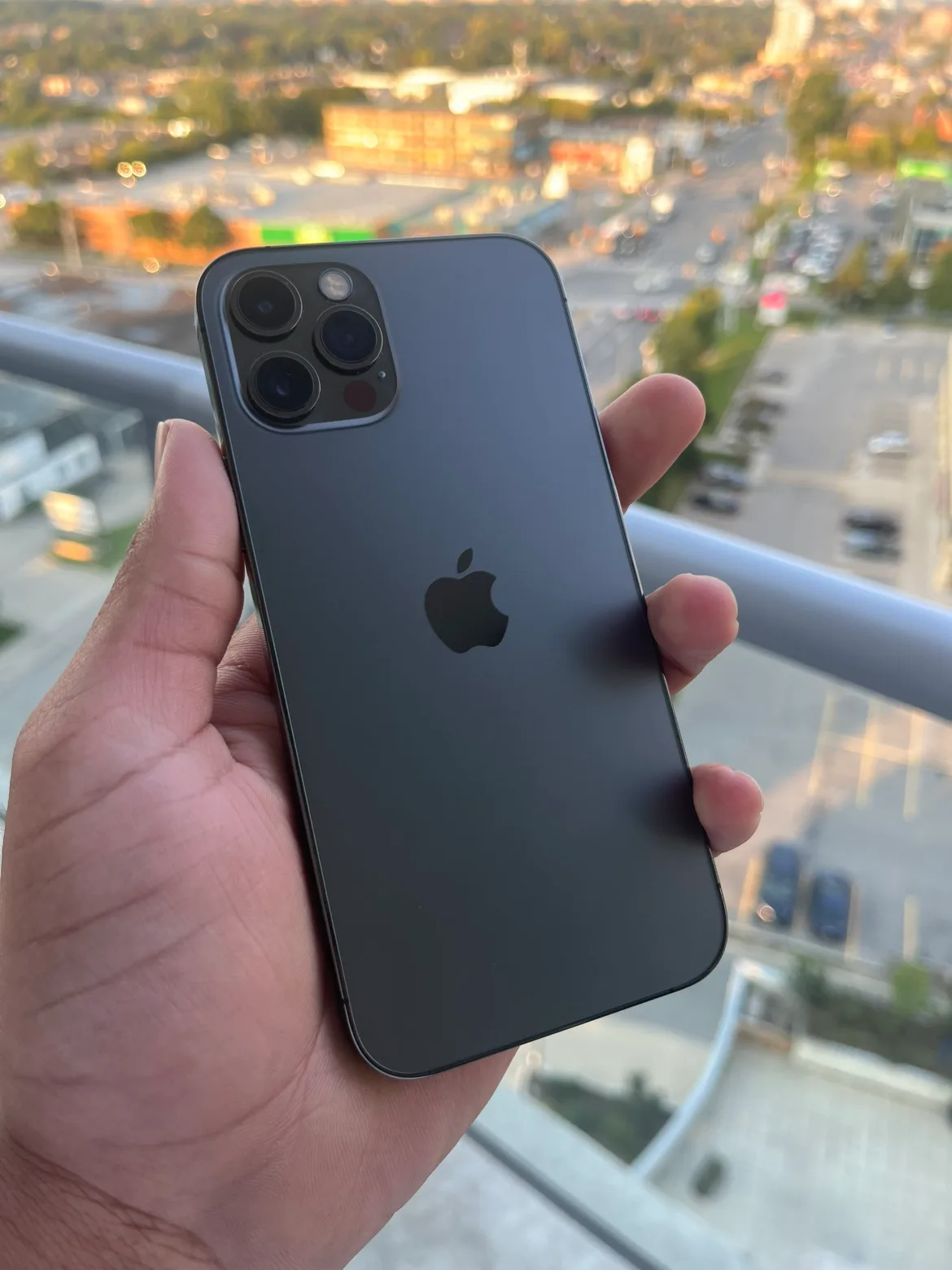 iPhone 12 Pro thumbnail
