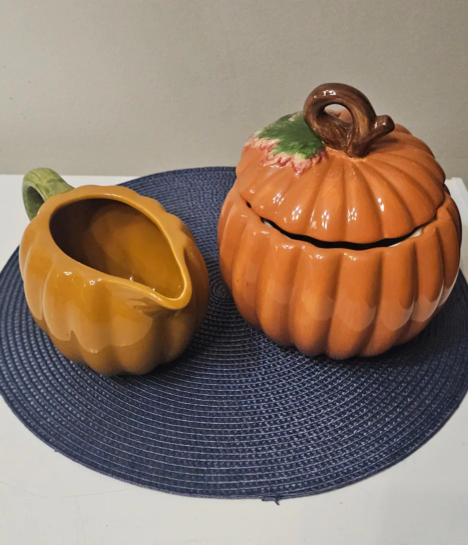 Pumpkin bowl and gravy dish thumbnail
