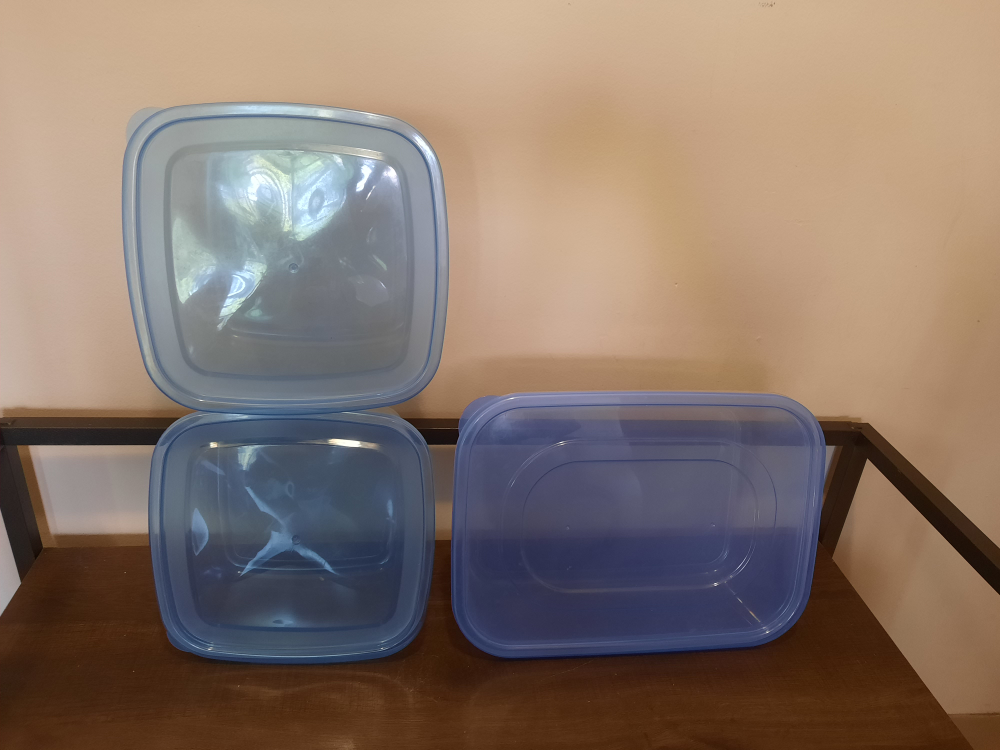 Moving sale ⚠️🚨 Large 3 plastic containers