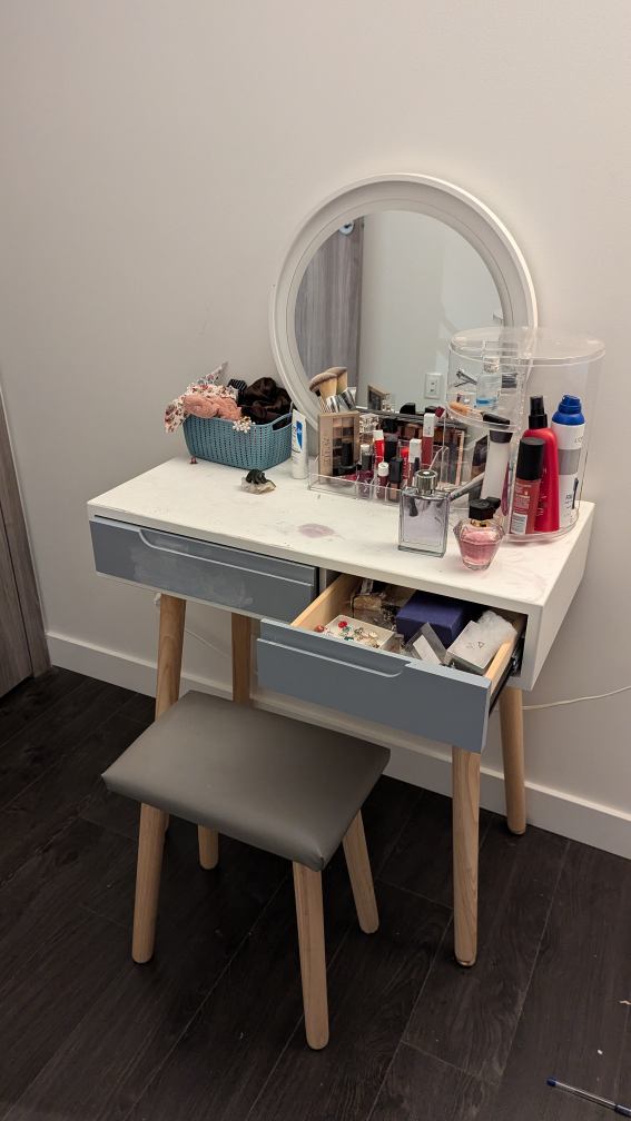 Vanity Table Set with Mirror and Cushioned Stool