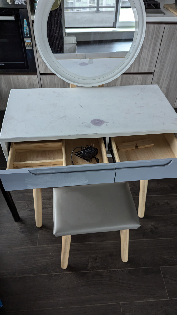 Vanity Table Set with Mirror and Cushioned Stool - photo 4