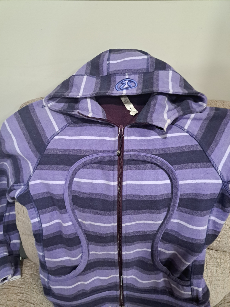 Lululemon Hoodie Size 12 - photo 3
