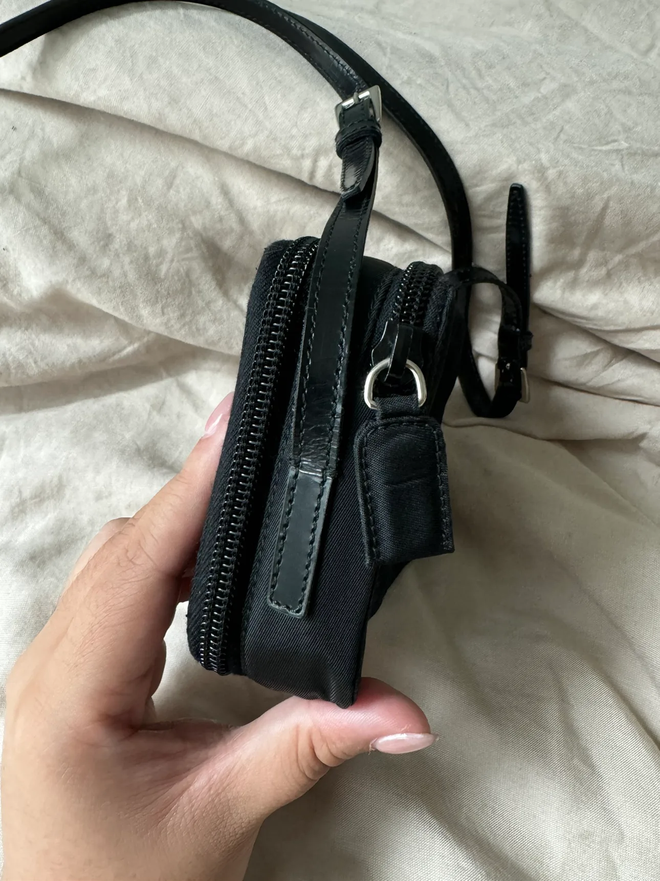 Prada Wallet on chain image indicator(4)